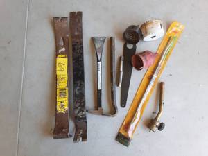 lot 25 image: Pry Bars & More