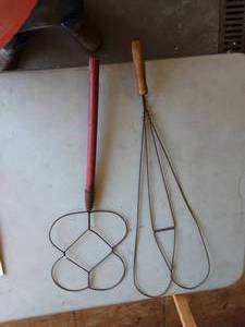 lot 2 image: 2-Rug Beaters