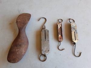 lot 8 image: Shoe Last & 3-Hand Scales