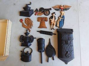 lot 12 image: Cast Iron Mail Box & Wall Decor