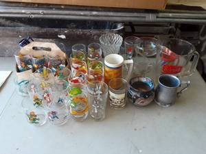 lot 24 image: Collection Of Vintage Cartoon Glasses & Bar Ware