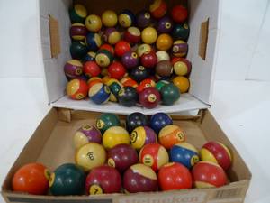 lot 175 image: LARGE Lot of vintage BilliardPool Balls