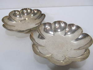 lot 71 image: Pair of Vintage Sterling Silver Bowls