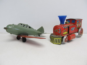 lot 59 image: Vintage Tin Litho Toy Train Engine & Pressed Steel Airplane 
