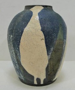 lot 176 image: Very Nice Hand Made Studio Art Pottery Vase