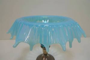 lot 179 image: Excellent Vintage Art Glass Blue to White Pedestal Bowl on Sterling Silver Base