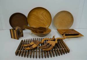 lot 185 image: Group of Vintage etc Danish Modern Wooden Ware