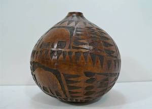 lot 186 image: Vintage Carved Signed Gourd Vase wElephants