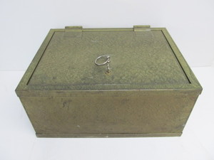 lot 206 image: Old Vintage Heavy VICTOR IronSteel Strongbox Safe wKey
