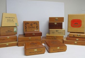lot 212 image: LARGE Lot of Dovetailed Wood Cigar Boxes