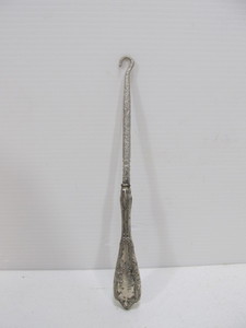 lot 281 image: Antique Sterling Silver Button Hook