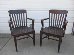 lot 263 image: Pair of Old Vintage ExecutiveJury Armchairs