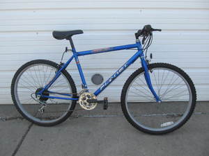 lot 264 image: Mens Shenandoah 18 Speed Mountain Bike