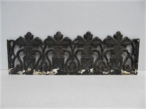 lot 278 image: Heavy&nbspAntique Architectural Cast Iron Piece
