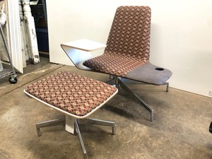 lot 24 image: New Unused High End HAWORTH Work Lounger wOttoman