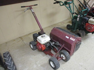 lot 2 image: Gas Powered Edger Model F-703