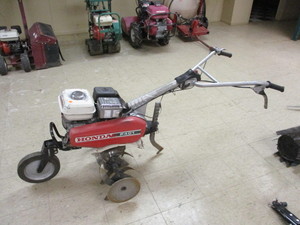 lot 3 image: Honda Front Tine Tiller Model F401