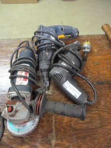 lot 39 image: 2 Electric Drills and a grinder