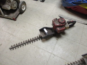 lot 62 image: Little Wonder Hedge Trimmer