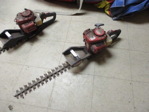 lot 63 image: Little Wonder Hedge Trimmer