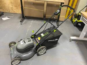 lot 19 image: EARTHWISE 20 3-in-1 20 Electric Lawn Mower