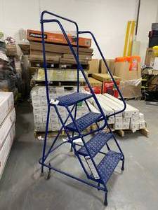 lot 49 image: LOUISVILLE Rolling Stairs - 4 steps