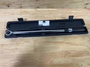 lot 67 image: HUSKY 39104 Torq Wrench