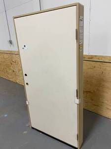 lot 3 image: Storm Door. 36 Wide - 72 Tall - Right Hand Inswing