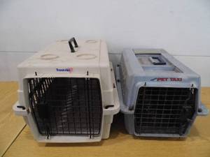 2 Dog Kennels
