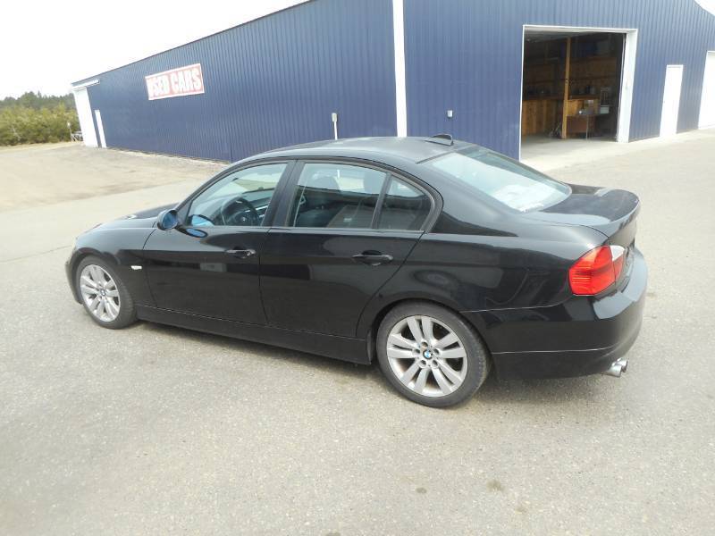 lot 2 image: 2007 BMW 328i