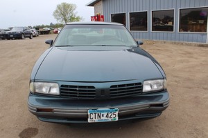 lot 5388 image: 1994 Oldsmobile 88 Royale