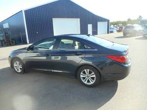 lot 3 image: 2013 Hyundai Sonata GLS