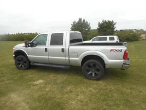 lot 4 image: 2015 Ford F250 SD XLT FX4 Off-Road