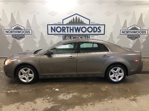 lot 1 image: 2011 Chevy Malibu -No Reserve-