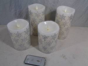 lot 154 image: 4 Luminara Flameless Canldes w Remote
