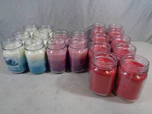 lot 158 image: 20 New Soy Blend Candles