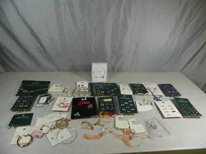 lot 9 image: New Target Jewelry