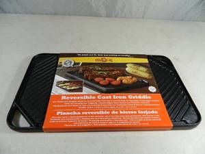 lot 25 image: New Large Reversible Cast Iron Griddle