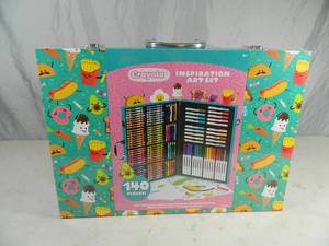 lot 40 image: New 140 Piece Crayola Art Set
