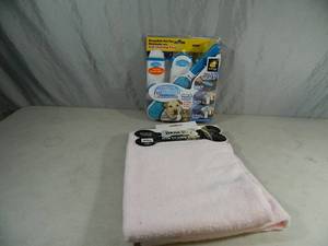 lot 59 image: New Hurricane Fur Wizard Set and New Dog Drying Towel