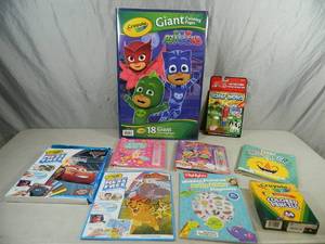 lot 64 image: Kids Coloring Items