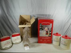 lot 68 image: New Christmas Items