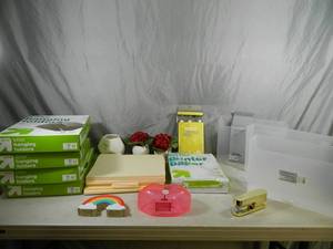 lot 86 image: New Office Items and Decor
