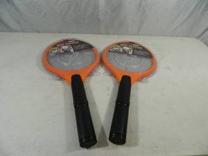 lot 87 image: 2 New Electronic Bug Zappers