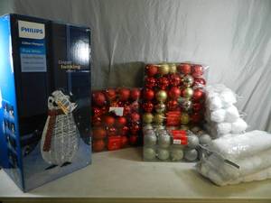 lot 92 image: New Christmas Items