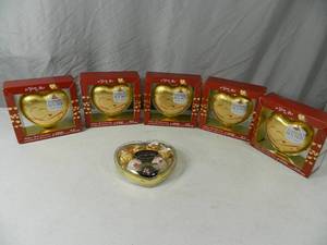 lot 99 image: Ferrero Rocher Candy