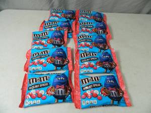 lot 100 image: 10 New Bags of M and Ms