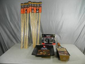 lot 201 image: New BBQ Items