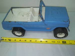 lot 218 image: Tonka Jeep Jeepster