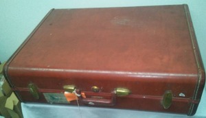 lot 230 image: Vintage Suitcase